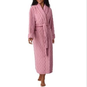 NWT Room Selrvice Luxurious Mauve Plush Robe,M